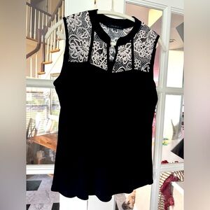 Atelier 29 black sleeveless lace accent blouse Medium
